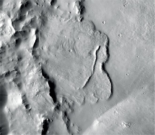 Deep basin found on Mars