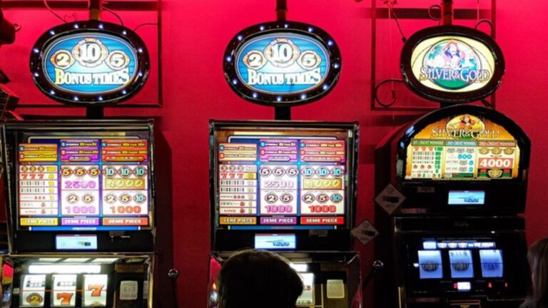 What Are Respins at Slot Games